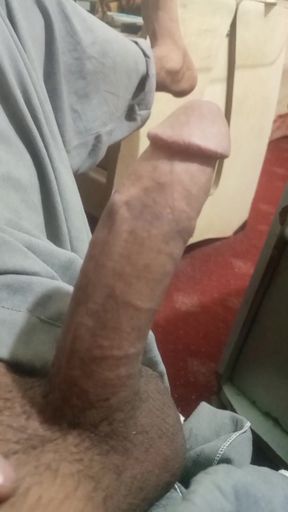 Anyone who wants to enjoy a sexual relationship with me and have a real relationship with my cock can contact me.