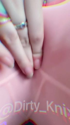 Creamy yoga pants squirt &amp; toying