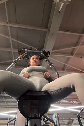 Masturbate in the Gym so Hard