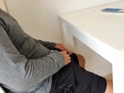 Masturbándome en la hora de lectura