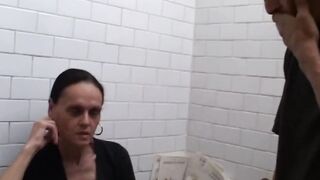 Amateur sex inside the kitchen with her friend and also enjoying