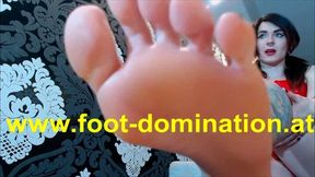 stomping fetish hussy