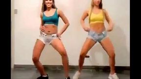 Amigas dan&ccedil_ando funk 1