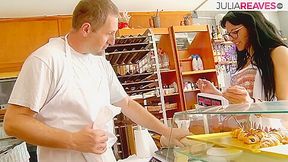 Kinky Mature Julia Reaves Likes To Shag With A Lot