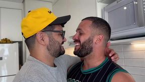 marcos goiano fodido pelo motorista de taxi. pagou a corrida com boquetaxi. sexo gay com motorista de aplicativo. motorista fodeu o cuzinho do passageiro. goiano chamou o uber pra levar pica no rabo