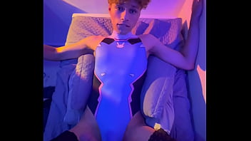 FUDENDO A CDZINHA SEM CAPA , FAZENDO ELA DE PUTINHA OBEDIENTE.