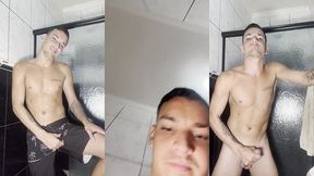 mavambo de rua bate punheta e goza no banheiro enquanto nao tem ninguem em casa