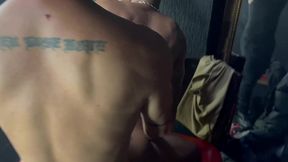 backstage de uma apresentacao de sexo interativo com zeus