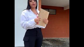 asesora inmobiliaria Acord&oacute_ Follar Con su Cliente en la casa para Convencerlo De que La comprara