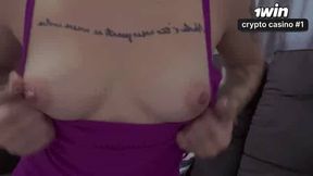 Uma sedutora morena tenta conquistar sua professora em um envolvente roleplay de ASMR JOI.