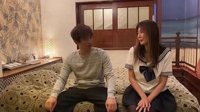 人妻熟女がセーラー服のコスプレ！！！興奮した童貞くんが人妻のあそこを舐めまくり！！！！