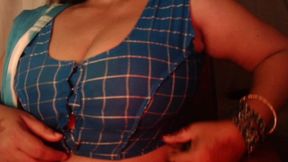 Hot Desi Girl Big Boobs Show and Nipple Pinch