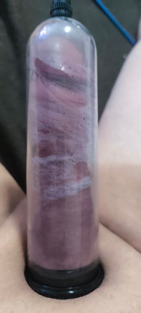 Round four - and he's almost bursting with 🍆