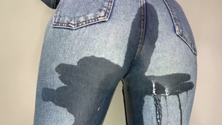 All in Denim / Mom Jeans Omorashi Wetting 💦