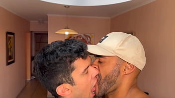 MAGRELO XXL: um troca troca delicioso com o macho tatuado