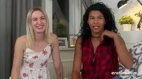 Lesbische Doppelstimulation Mit Zwei Vibratoren