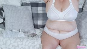 Auntys Panties You enjoy watching Aunty undress dont you