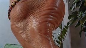 Milah Arches Cum on my Sublime Wrinkled soles MOBILE VERSION