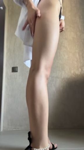 I squirt on camera and fill it up completely after striptease