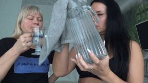 my hand is stuck in a vase VaST