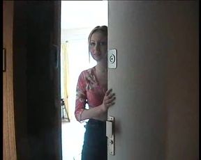 True amateur at home : Alice, sexy blonde stripping at her home