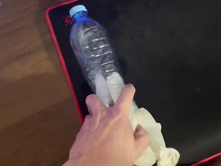 БЫСТРО КОНЧИЛ, трахая ГОРЯЧУЮ пизду???? Сперма вытекает из члена