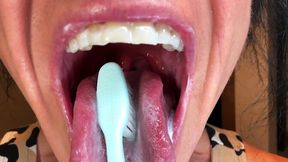 Goddess Kandys shows off her hot, dripping oral skills