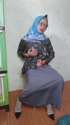 Busty Hijab TS Masturbates Until Cums