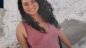 Encuentro a mi vecina en la calle y me la llevo a mi casa para tomarle fotos