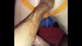 Novinho peludinho me deixando abertinho.