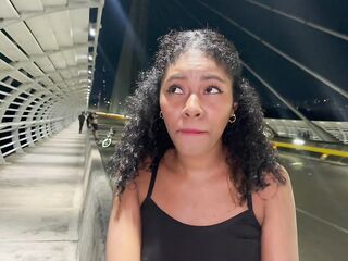 Desconocida me da una rica mamada en el puente de LA NOVENA