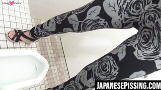 Naughty Japanese babes confidently peeing in public