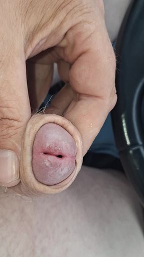 Masturbation in the car without rubber