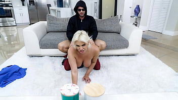 Horny Freeuse Milf Is Divorced and Ready and Willing to Be Freeused - Momslave