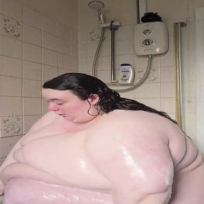 SSBBW Sit Down Shower Struggles