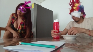 cuidandera muestra culo a su novio
