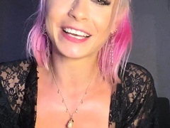 Big boob brunette masturbates on webcam