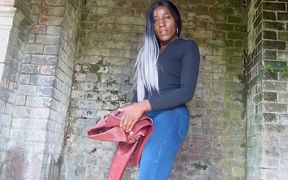 Taller and Slender Black Babe in Tight Jeans Flashes and Changes Outside
