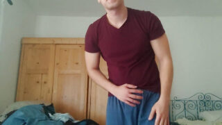 Gay con cazzi enormi in POV: masturbazione manuale con discorsi sporchi, pompino, masturbazione e una calda eiaculazione interna