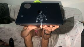LAPTOP CUMSHOT