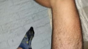 solo y aburrido, encuentro la diversion con mi pepino y mi culito caliente!
