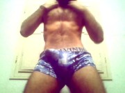 Primeira vez tirando a roupa no Pornhub