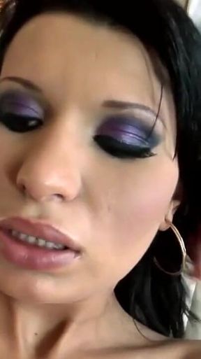 Nicole Evans & Rinela : nasty officer