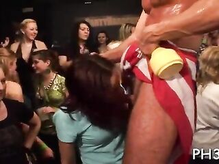 Group-sex wild patty at night club