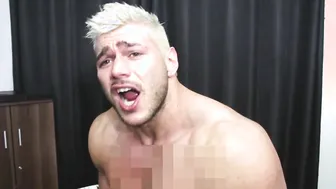 Muscular Blonde Hunk Jerks Off in Solo Amateur Video