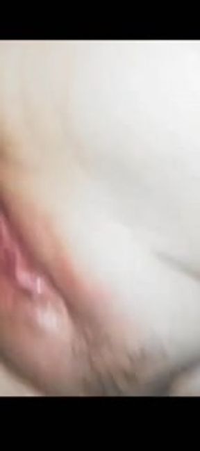 بیدارش نکن پسر خوب دارم اذیتش میکنم چون بزرگه😋🔥سکس با الاغ بزرگ با دختر بلوندpart 2