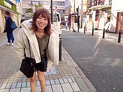 Flirting at a hot spring with a cute, fair-skinned and innocent girlfriend