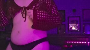 Trans girl shakes her fat ass to pull you in deeper