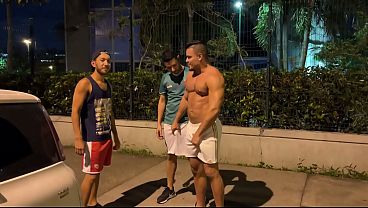 Dotados socando fundo no maromba na rua e no carro