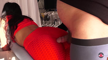 I couldn&#039_t believe she gave me a massage with a cum load inside her dripping pussy